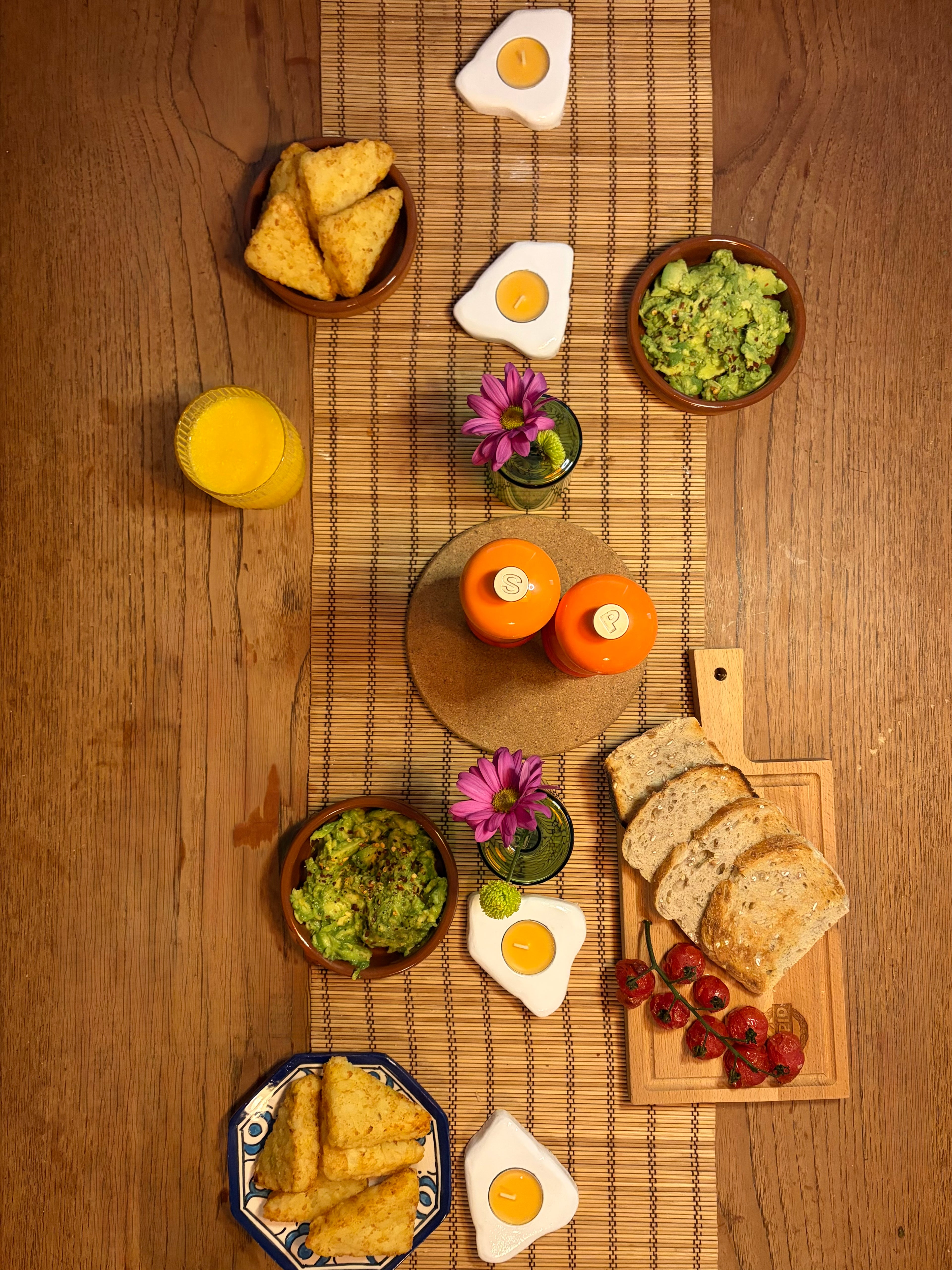 EGG TEA LIGHT HOLDER - SET OF TWO